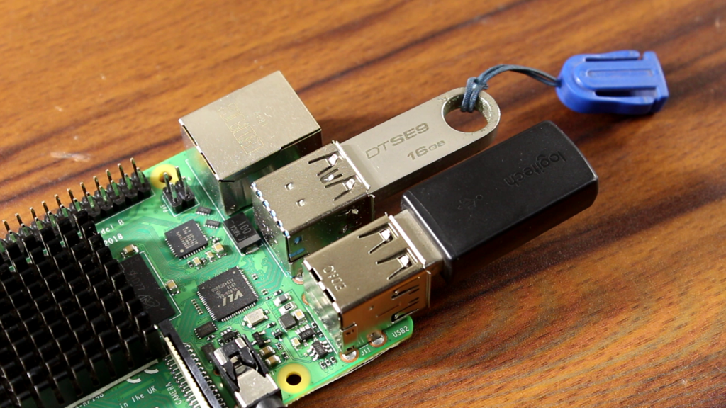 Behelyeztem a pendrive-ot az USB portba 