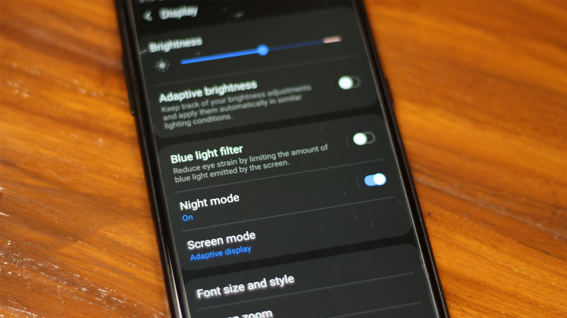 Is Dark Mode Better for Your Eyes? Here’s the Answer